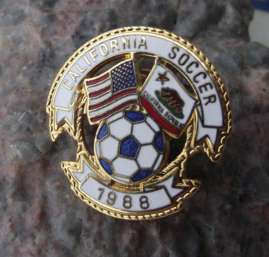 1988 California Soccer USA American Football US National Team Division Pin Badge - Badgecrazy