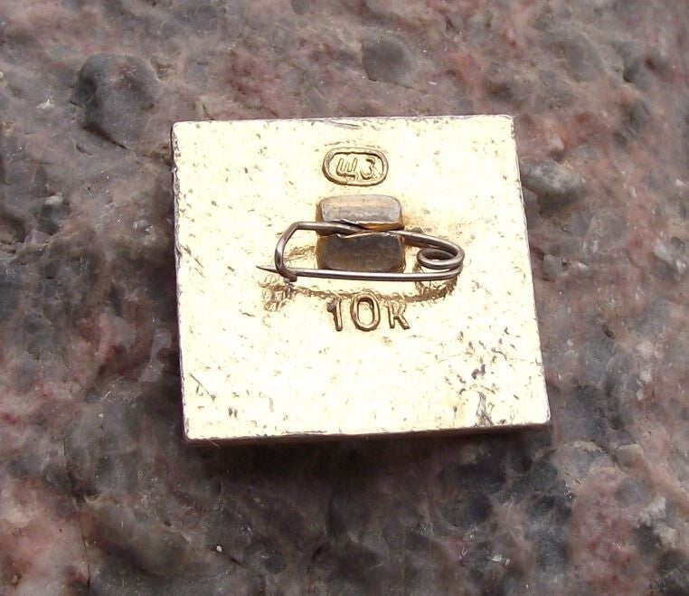 Russian Soviet Federative Socialist Republic National Flag Pin Badge - Badgecrazy