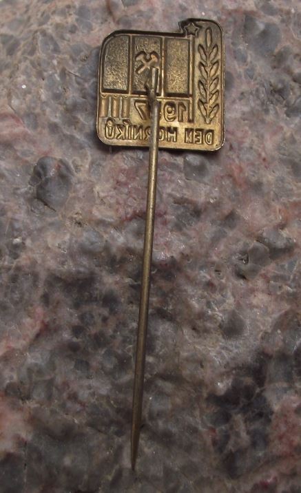 1957 National Czech Mining Miners Day Den Horniku Coal Mine Flag Pin Badge - Badgecrazy