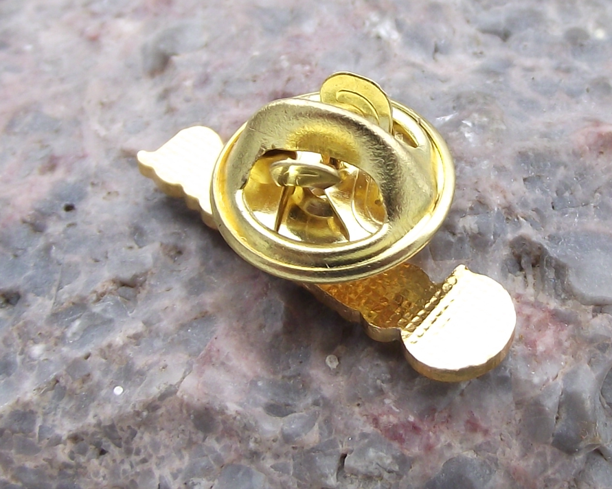 Canada Maple Leaf Logo Canadian Travel Souvenier Pin Badge - Badgecrazy