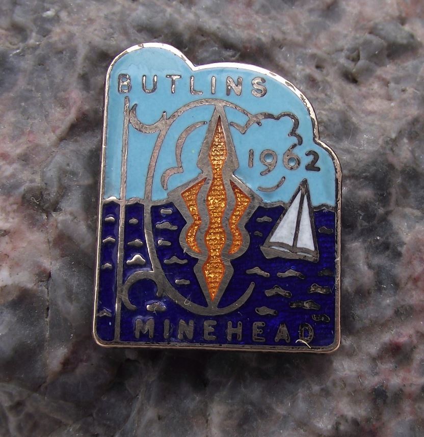 1962 Butlins Holiday Camp Minehead Holiday Souvenier Yacht Pin Badge - Badgecrazy