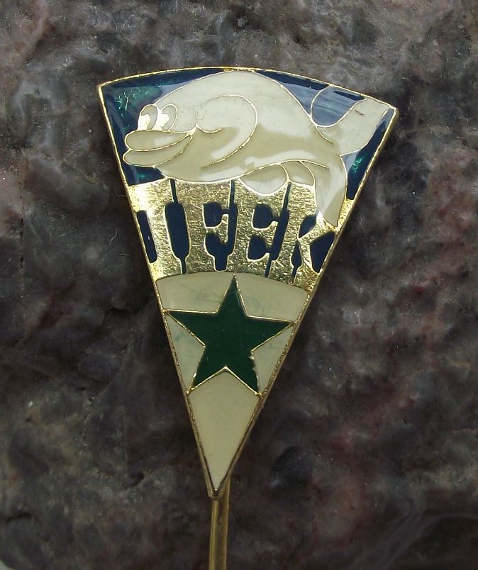 Esperanto Aquarium Tropical Fish Keeper Club Czechoslovakia IFEK Pin Badge - Badgecrazy
