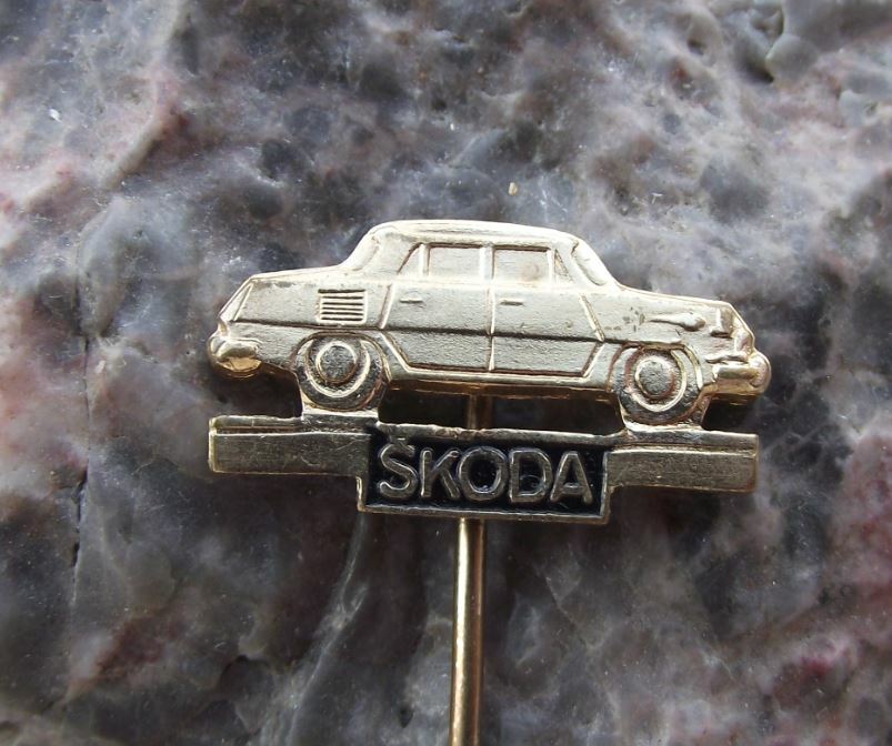 1964 Beautiful Antique Skoda 1000MB 1100MB Classic Czech Saloon Car Pin Badge - Badgecrazy