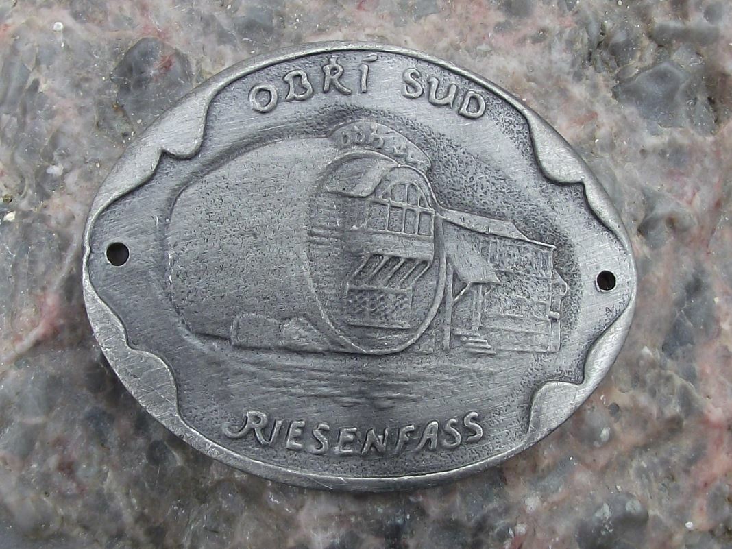 Obri Sud Giant Barrel Franz Josef Jubilee Hotel Stick Shield Stocknagel - Badgecrazy