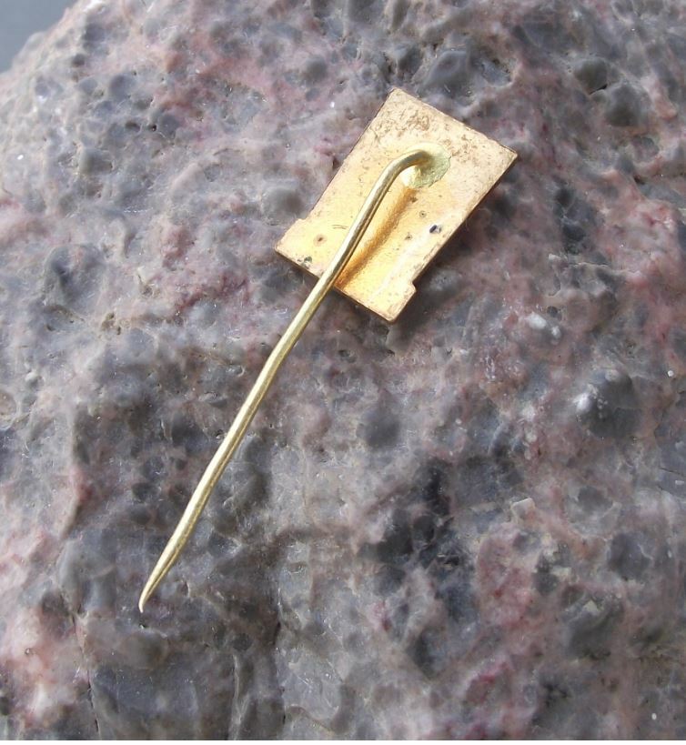 Vintage Dukla Mountain Pass Battle Monument World War 2 Memorial Pin Badge - Badgecrazy
