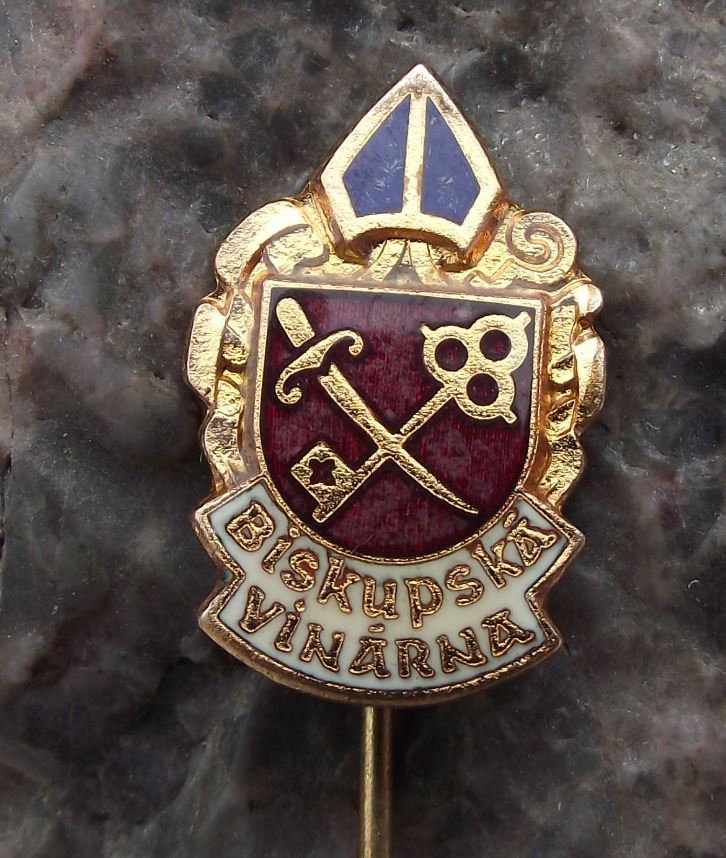 Antique Biskupska Vinarna Bishops Vineyard Hospoda Czech Pub Tavern Pin Badge - Badgecrazy