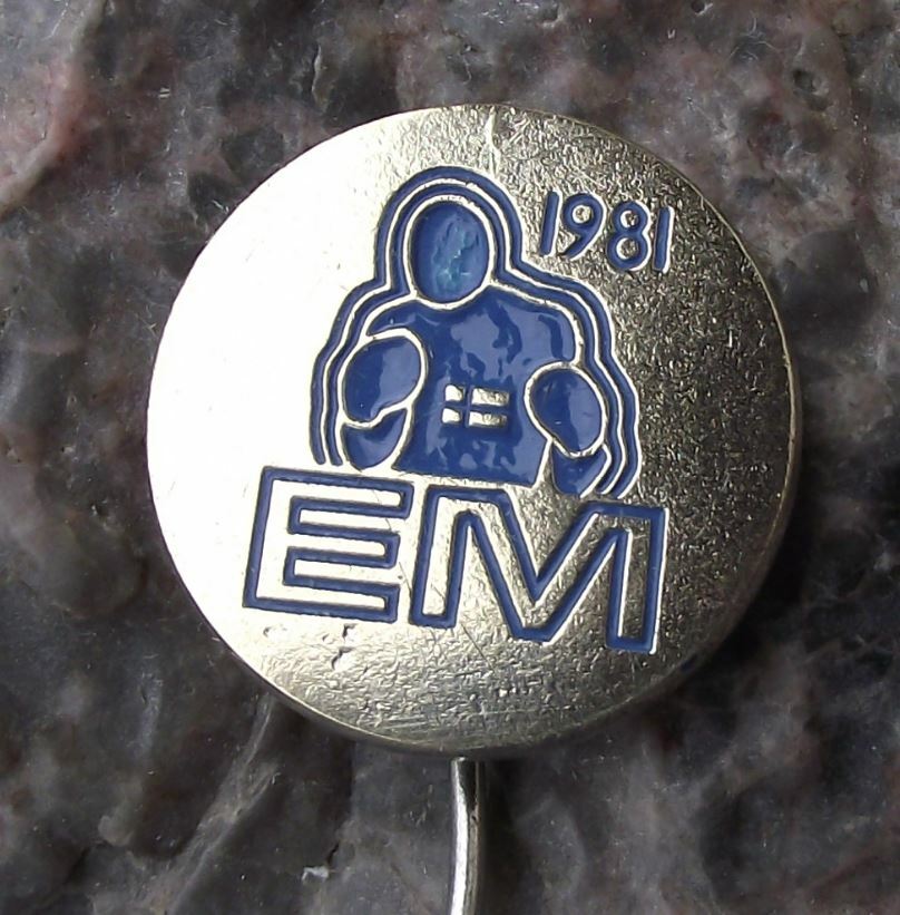 1981 European Amateur Boxing Championships Finland Flag EM Boxer Pin Badge - Badgecrazy