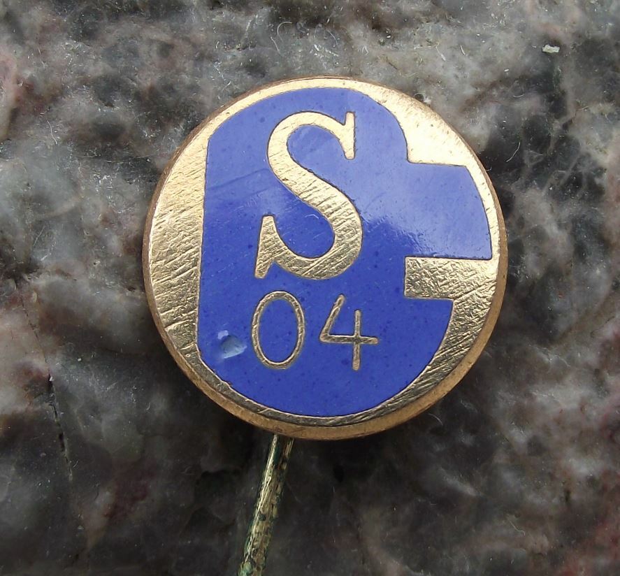 Vintage FC Schalke 04 German Football Club Soccer Crest Supporters Pin Badge - Badgecrazy