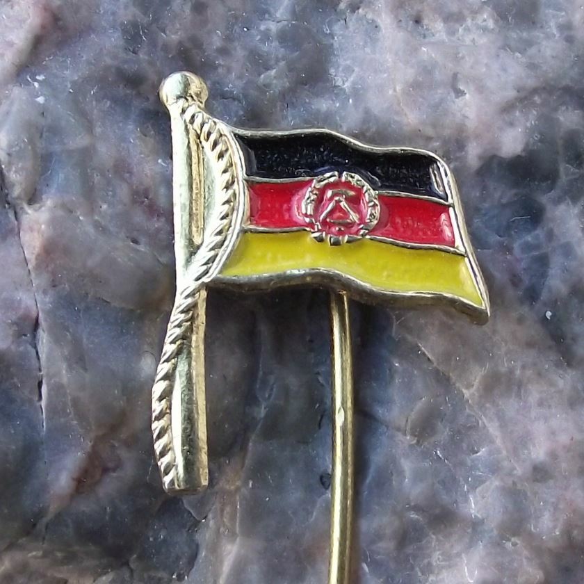 Vintage DDR GDR Deutsche Demokratische Republik East Germany Flag Pin Badge - Badgecrazy