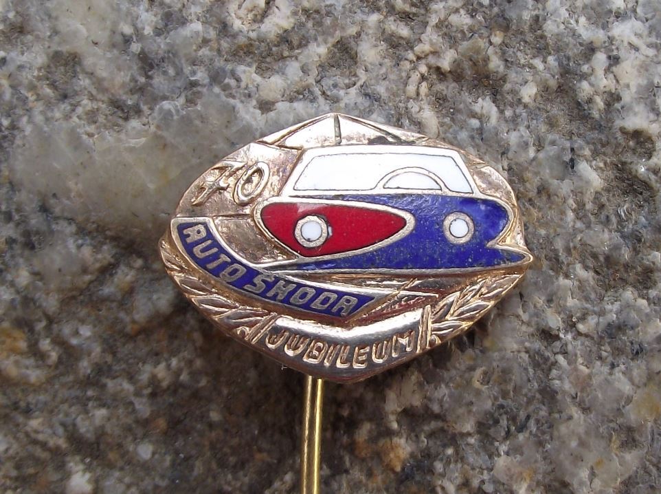 Antique Skoda Auto Model 1000 MB Mlada Boleslav Car 70th Jubilee Pin Badge - Badgecrazy