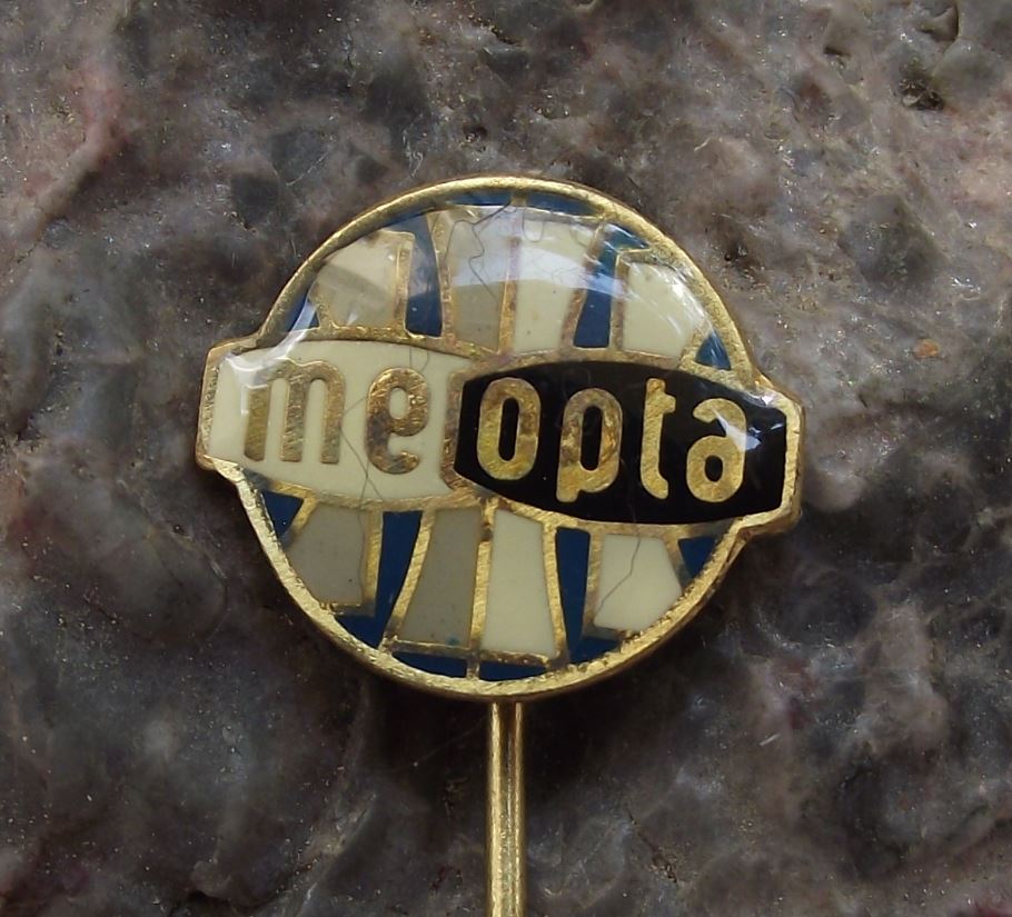 Meopta Camera Lens Photography & View Master Company Art Design Pin Badge - Badgecrazy