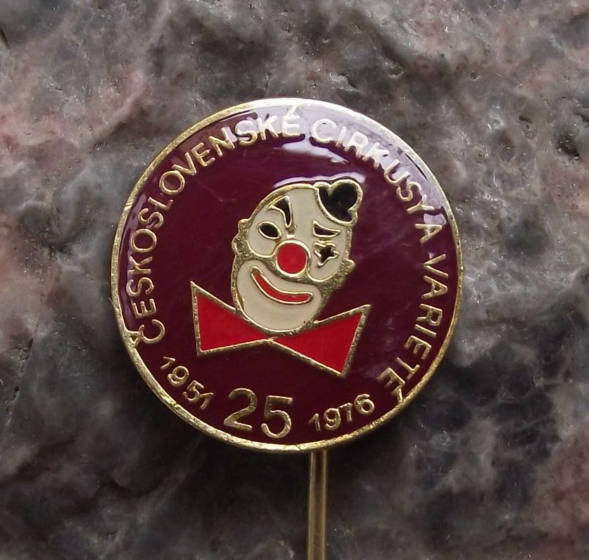 1976 Czechoslovakia State Circus & Variety Clown Face 25th Anniversary Pin Badge - Badgecrazy