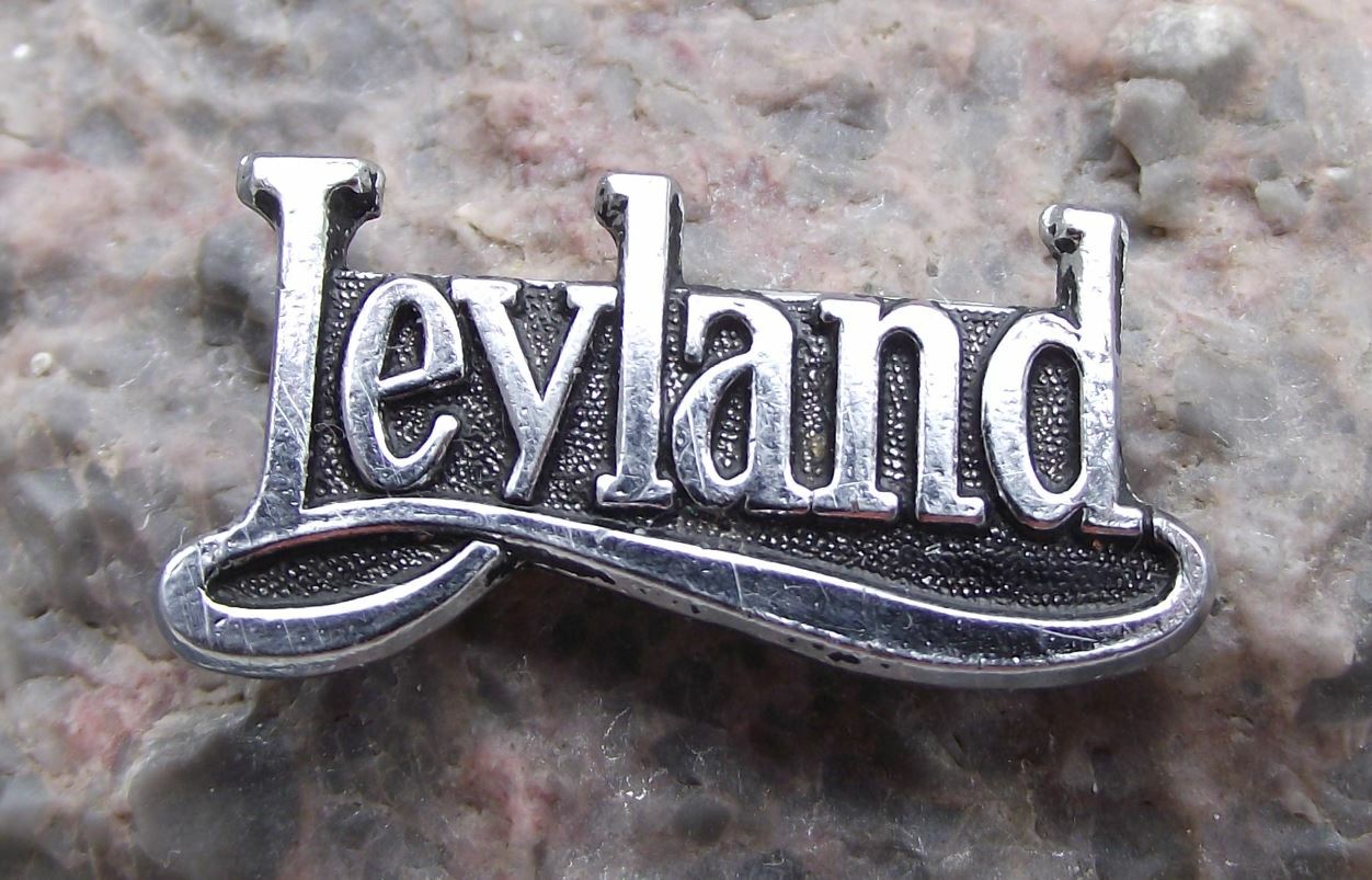 Vintage Leyland Automobiles Classic British Car Manufacturer Pin Badge - Badgecrazy