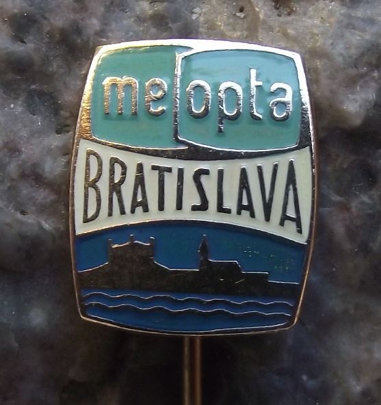 Vintage Meopta Bratislava Castle Skyline Camera Lens Viewmaster Firm Pin Badge - Badgecrazy