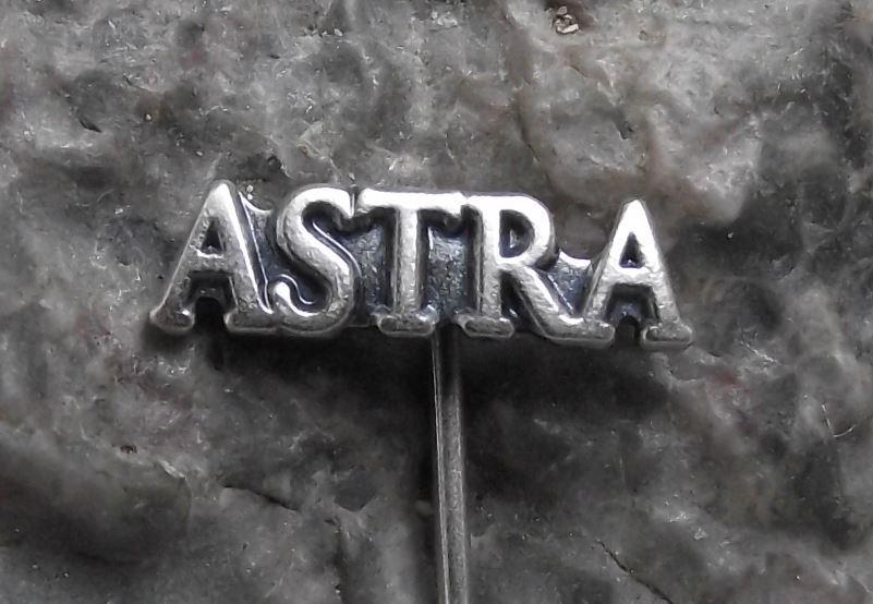 Vauxhall Opel Astra Motors Car Maker Automobile Logo Advertising Pin Badge - Badgecrazy