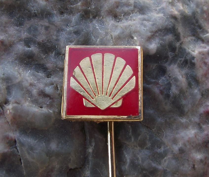 Vintage Royal Dutch Shell Oil Gas Petrol Company Logo Holland Pin Badge - Badgecrazy