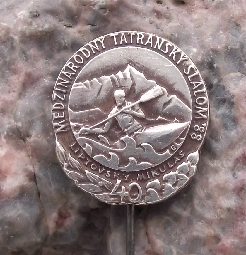 1988 International Canoe Kayak Whitewater Slalom Championships Pin Badge - Badgecrazy