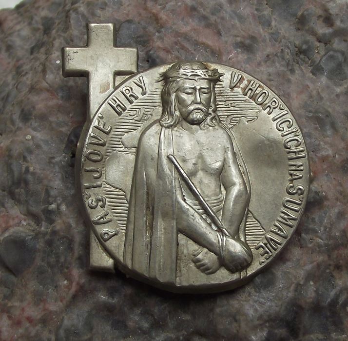 Jesus Christ Christian Cross Easter Pageant Czech Religious Church Pin Badge - Badgecrazy