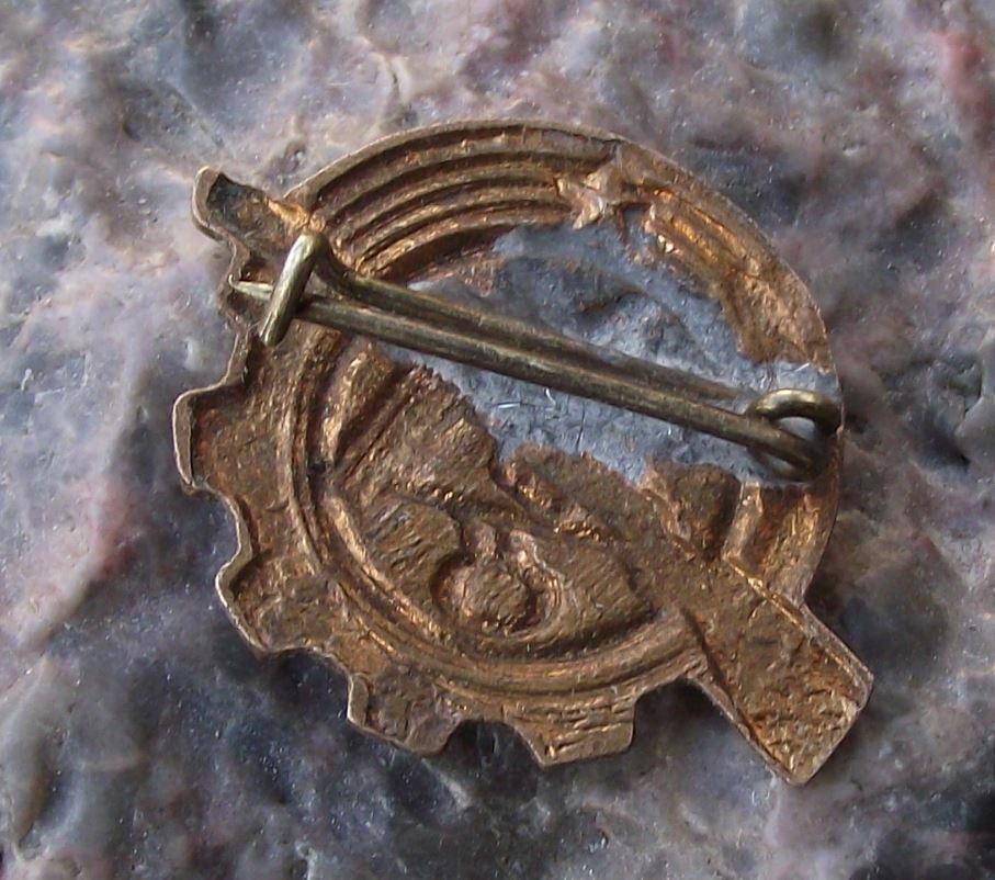 Antique Munkasorseg Hungary Paramilitary Machine Gun Emblem Members Pin Badge - Badgecrazy
