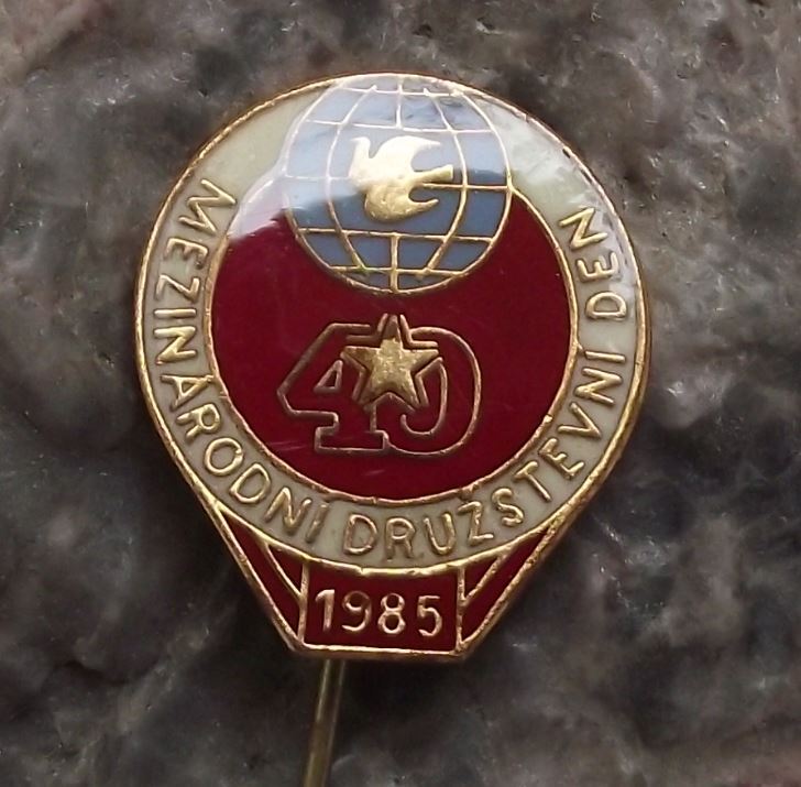 1985 URD Trade Union International National Workers Party Holiday Dove Pin Badge - Badgecrazy