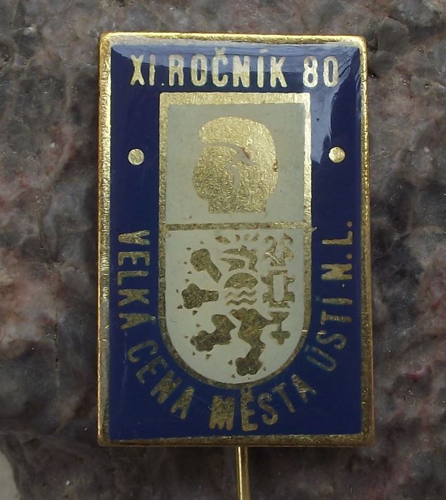 1980 Czechoslovakia Boxing Title Fight Usti nad Labem Glove Lion Pin Badge - Badgecrazy