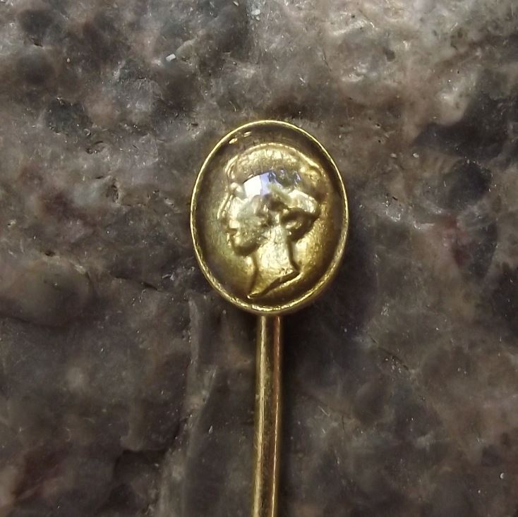 Small Discrete Roman Greek Elegant Woman Lady Goddess Golden Bust Pin Badge - Badgecrazy