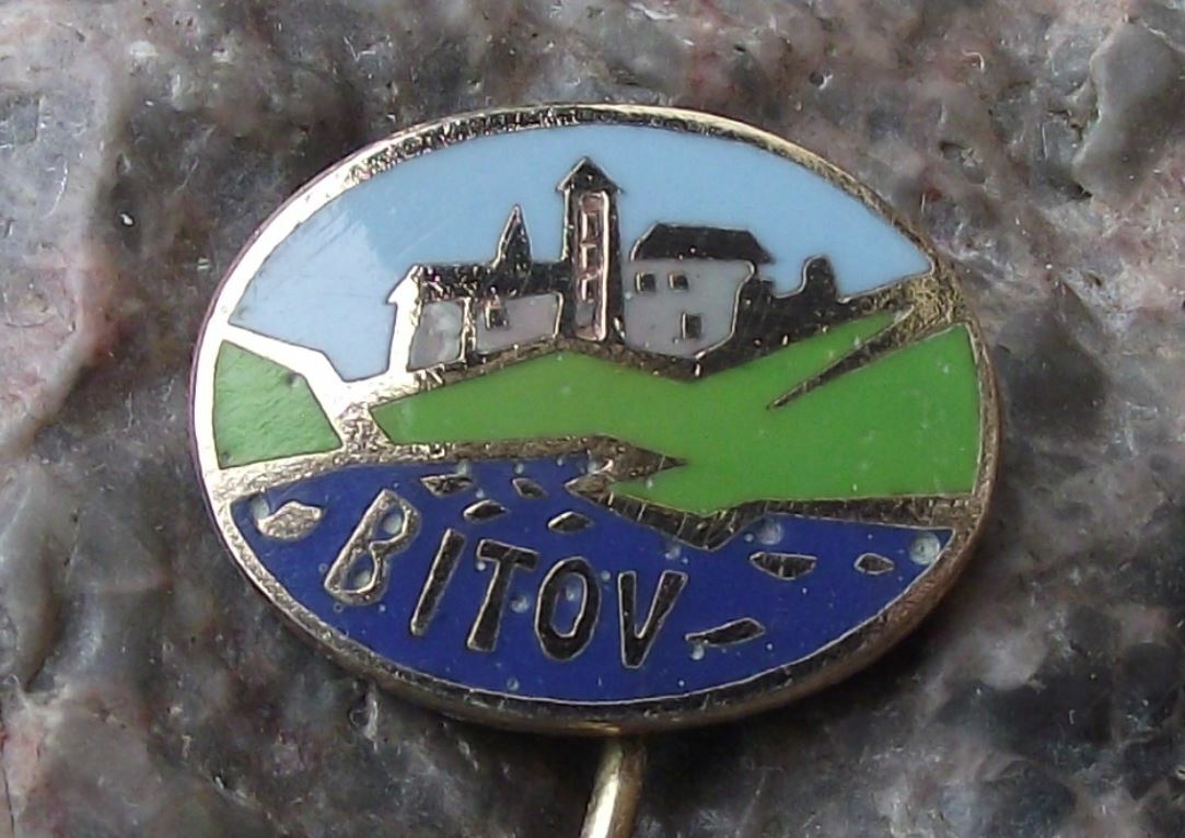 Antique Bitov Hill Castle Znojmo Czech Tourist Visitor Souvenier Pin Badge - Badgecrazy