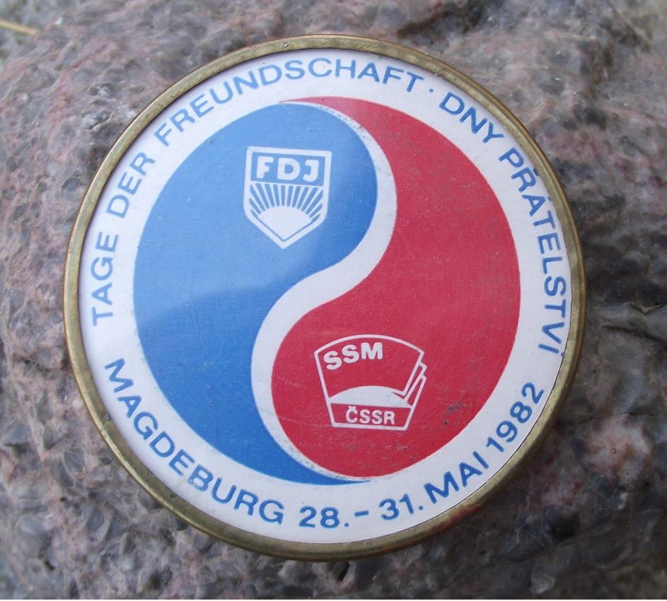 1982 FDJ Freie Deutsche Jugend Czech SSM Day of Friendship Meeting Pin Badge - Badgecrazy