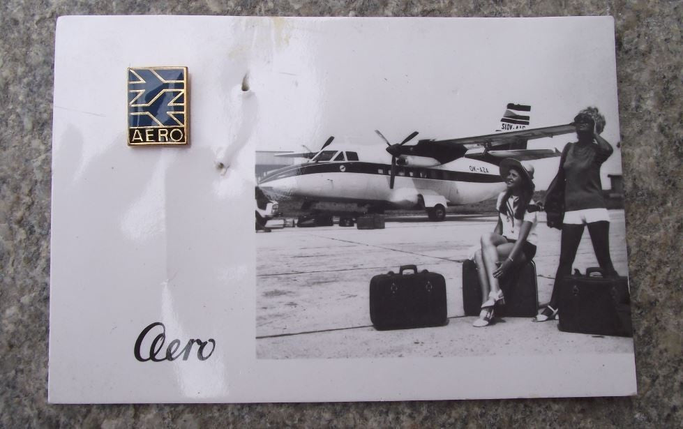 1973 Aero Let 410 Turbolet Civil Passenger Transport Aircraft Photo & Pin Badge - Badgecrazy