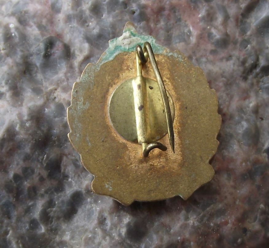 Antique Trade Union of Construction Workers Hungary 60th Anniversary Pin Badge - Badgecrazy