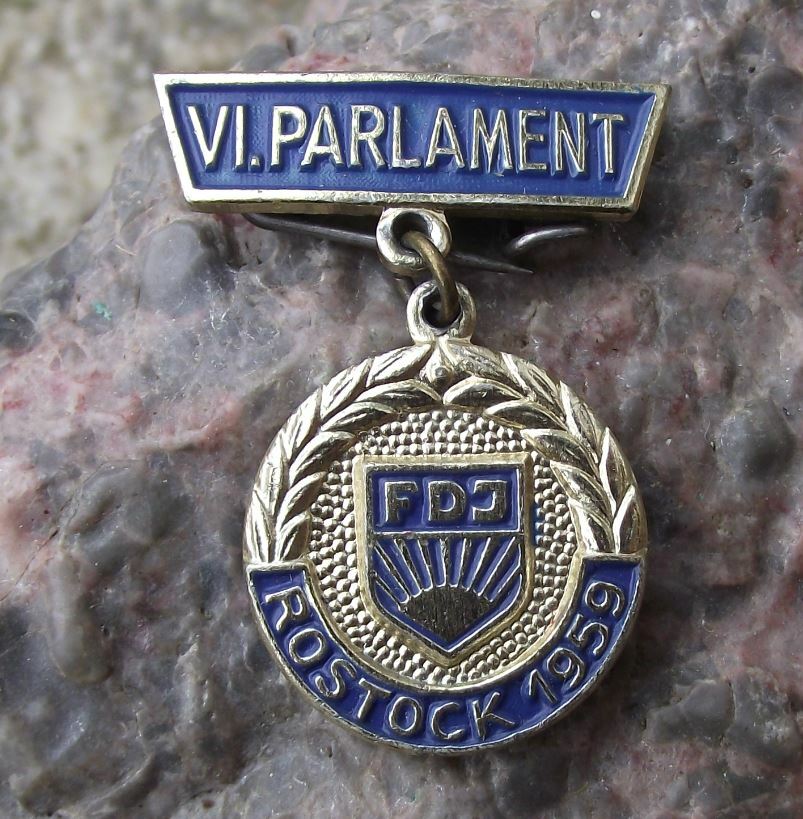 1959 FDJ Rostock Freie Deutsche Jugend DDR VI 6th Parliament Medal Pin Badge - Badgecrazy