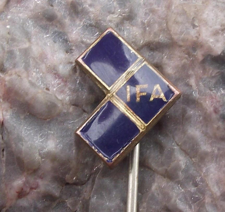 Vintage IFA DDR Industrieverband Fahrzeugbau Logo East Germany Auto Pin Badge - Badgecrazy