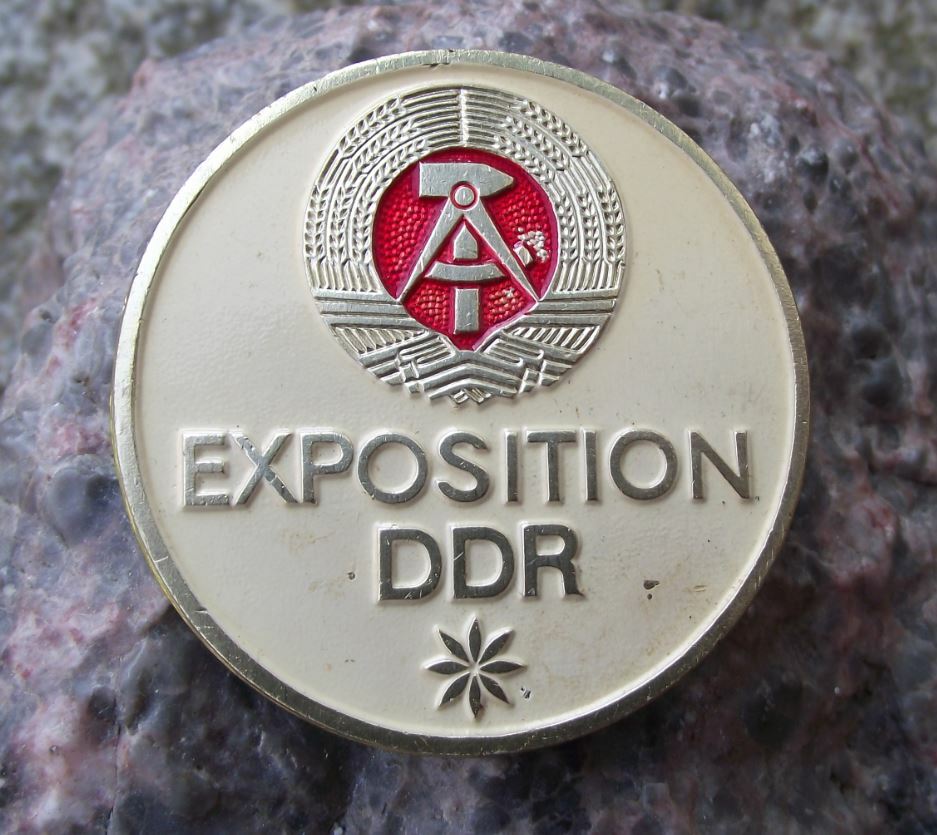 Exposition DDR Large East Germany Expo German Trade Show Exhibition Pin Badge - Badgecrazy