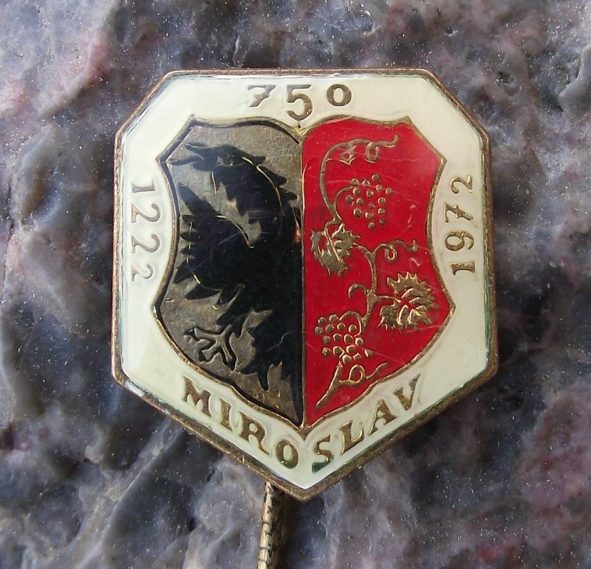 1972 Miroslav Czechoslovakia Coat of Arms 750th Anniversary Heraldic Pin Badge - Badgecrazy