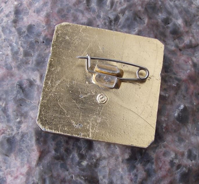 1969 Moscow Shoe Exhibition Exhibitor Soviet Union Trade Fair Show Pin Badge - Badgecrazy