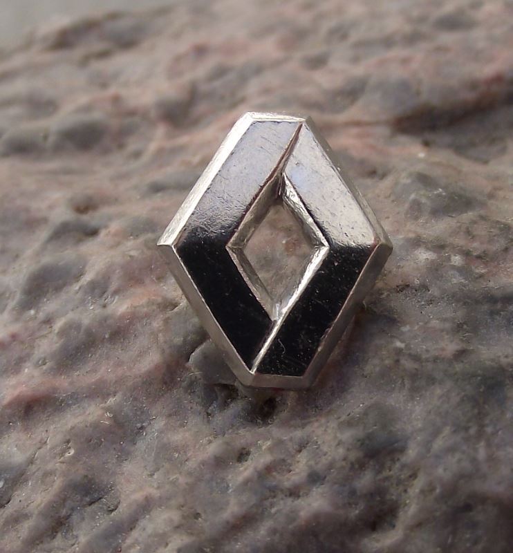 Renault French Car Maker Diamond Logo Advertising France Tie Jacket Pin Badge - Badgecrazy