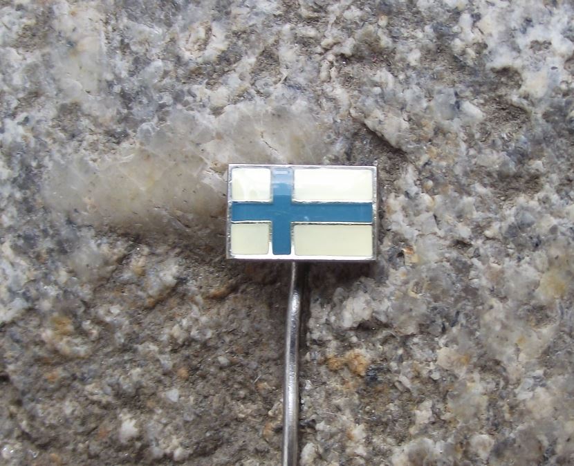 Vintage Finland Suomi Scandinavian Blue Cross Finnish Flag Pin Badge - Badgecrazy