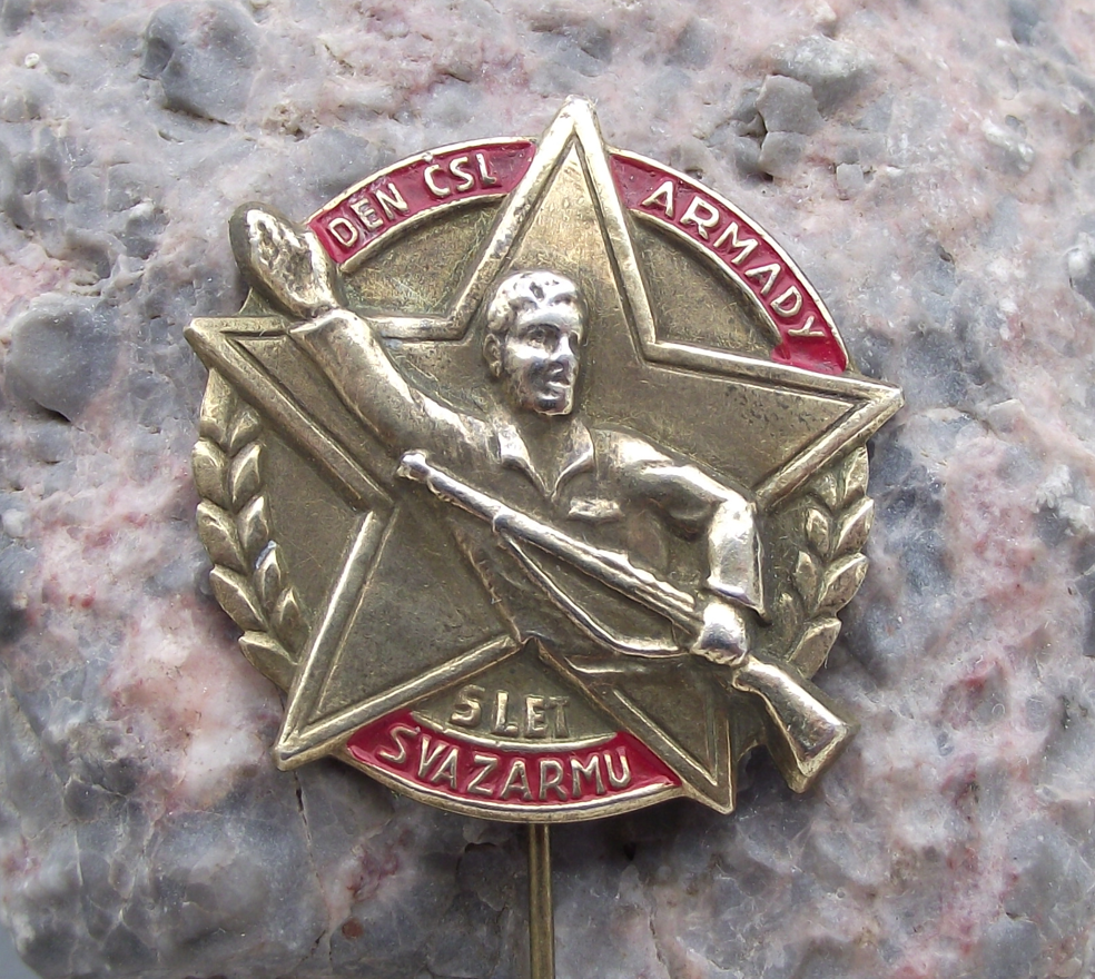 1956 Svazarm Czech Army 5th Anniversary Soldier & Rifle Red Star Pin Badge - Badgecrazy