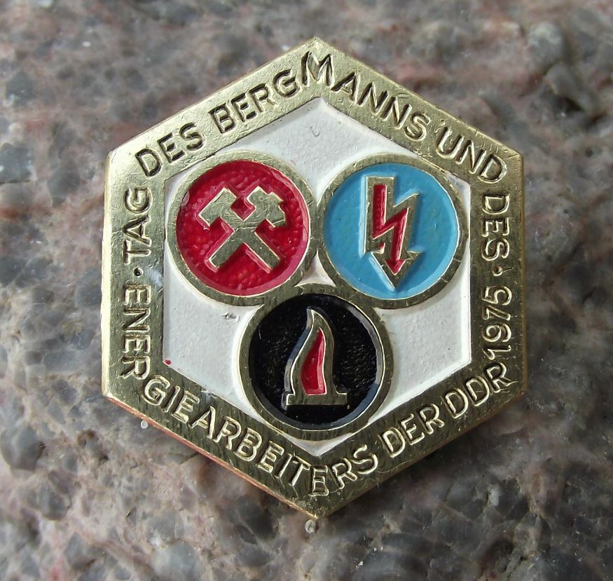1975 East Germany National Miners Day German Trade Union Coal Mining Pin Badge - Badgecrazy
