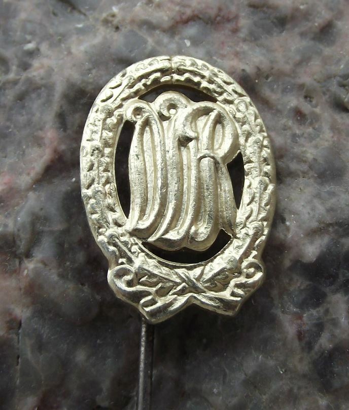 Antique DTSB East German DDR Central Sports Society Award Gold Stick Pin Badge - Badgecrazy