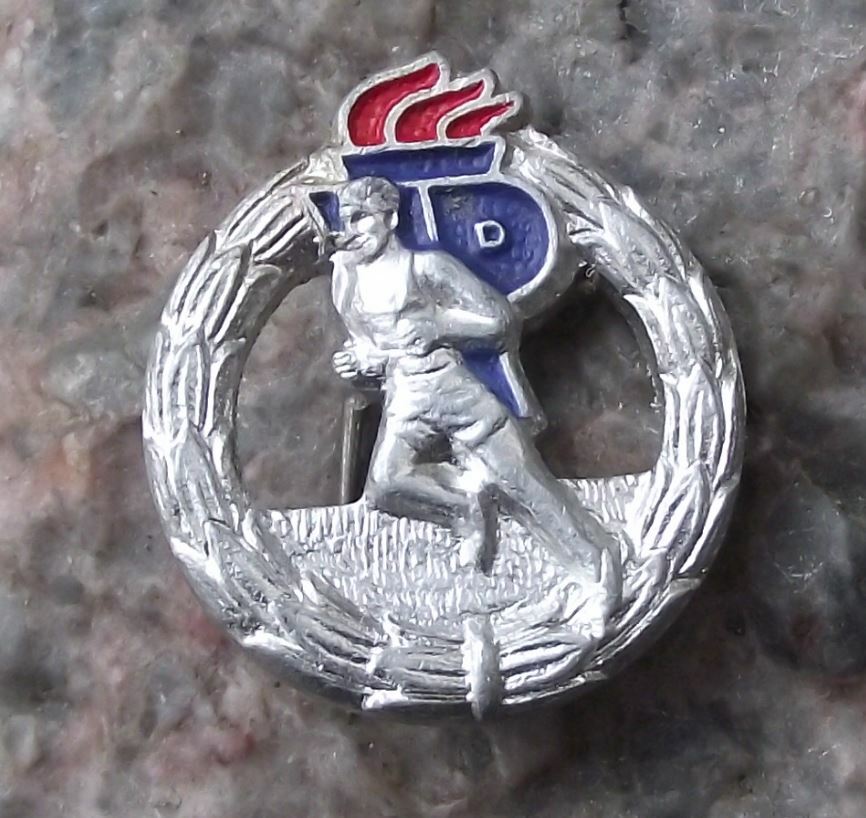 Vintage Thalmann Pioneer Organisation German Youth Athletic DDR Award Pin Badge - Badgecrazy