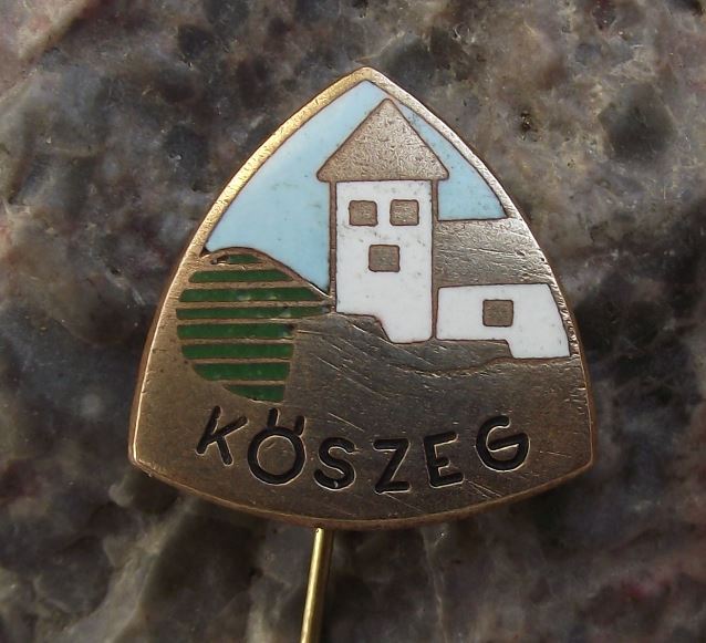 Antique Koszeg Hungarian Hungary City Castle Tourist Souvenier Pin Badge - Badgecrazy