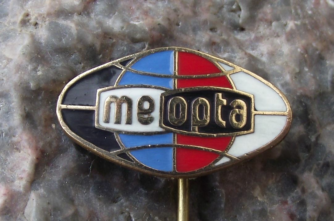 Oval Meopta Camera & View Master Company of Czechoslovakia Stereo Logo Pin Badge - Badgecrazy