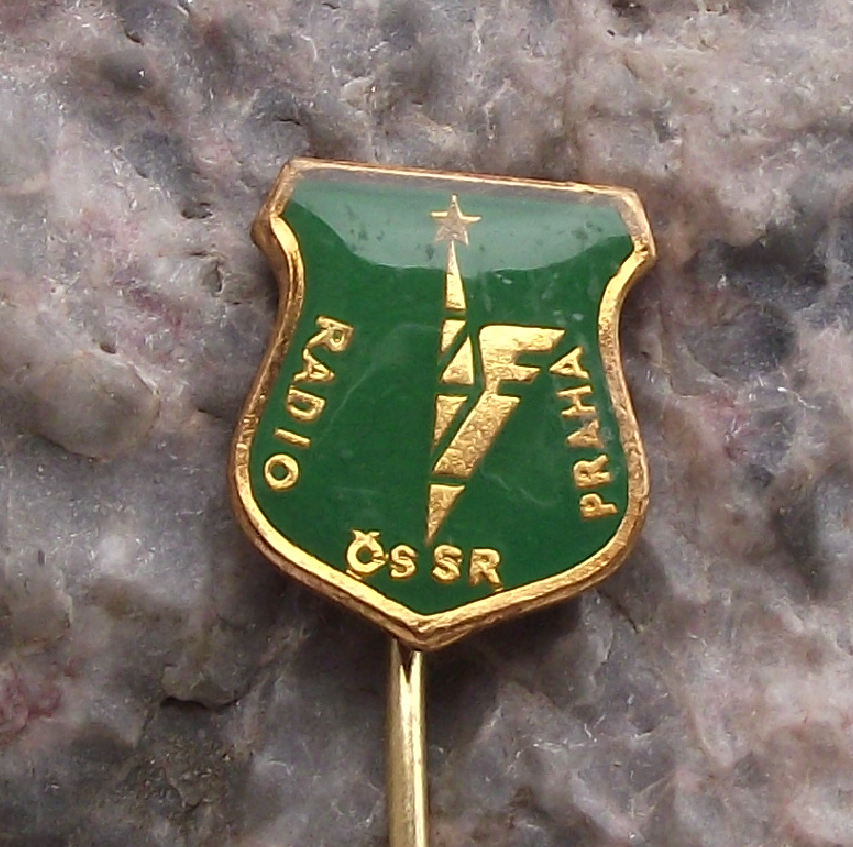 Radio Prague Praha Czechoslovakia CSSR Broadcasting Tower Mast Shield Pin Badge - Badgecrazy