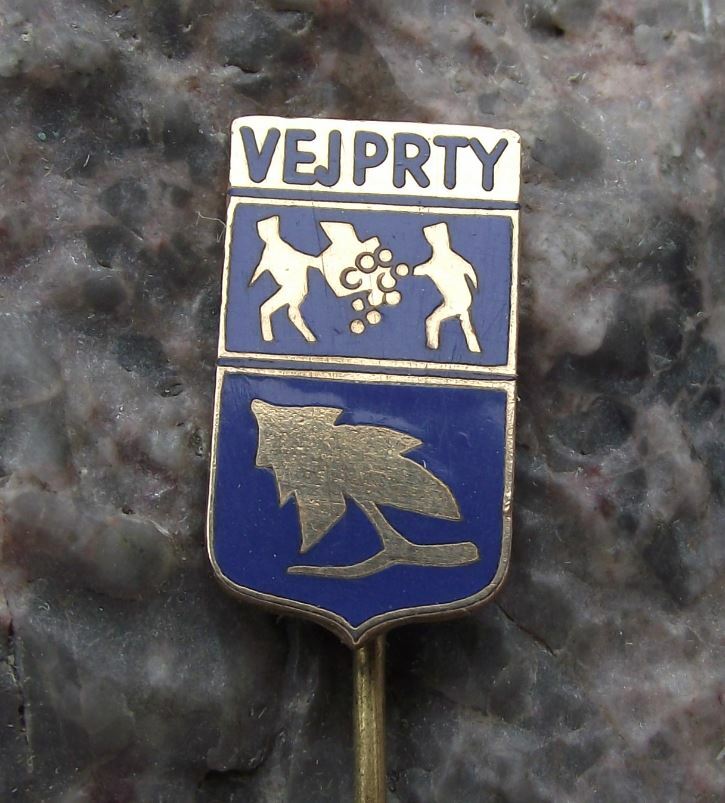 Antique Vejprty Pine Tree Coat of Arms Czech City Heraldic Crest Pin Badge - Badgecrazy