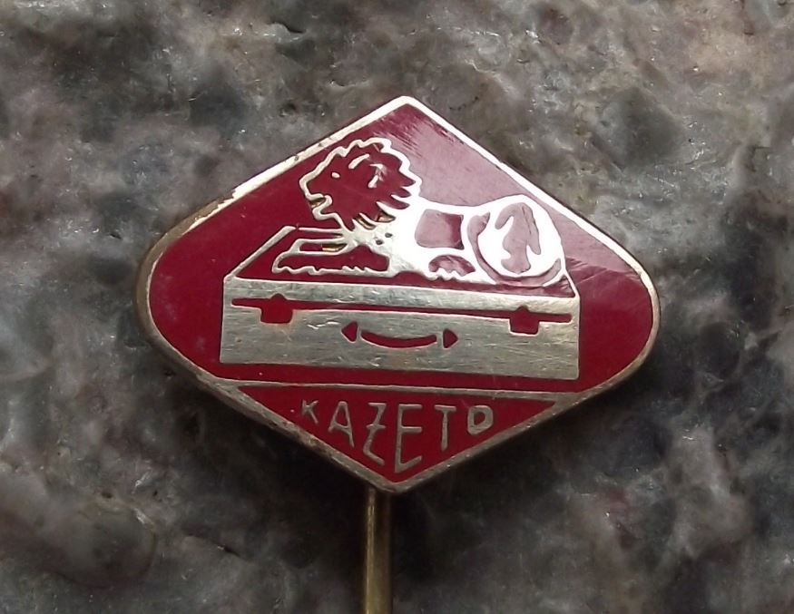 Kazeto Czech Lion Suitcase Cardboard Case Travel Products Company Pin Badge - Badgecrazy
