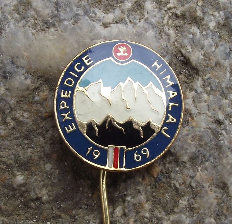 1969 Czechoslovakia Himalaya Mountain Climbing Expedition Peaks Pin Badge - Badgecrazy