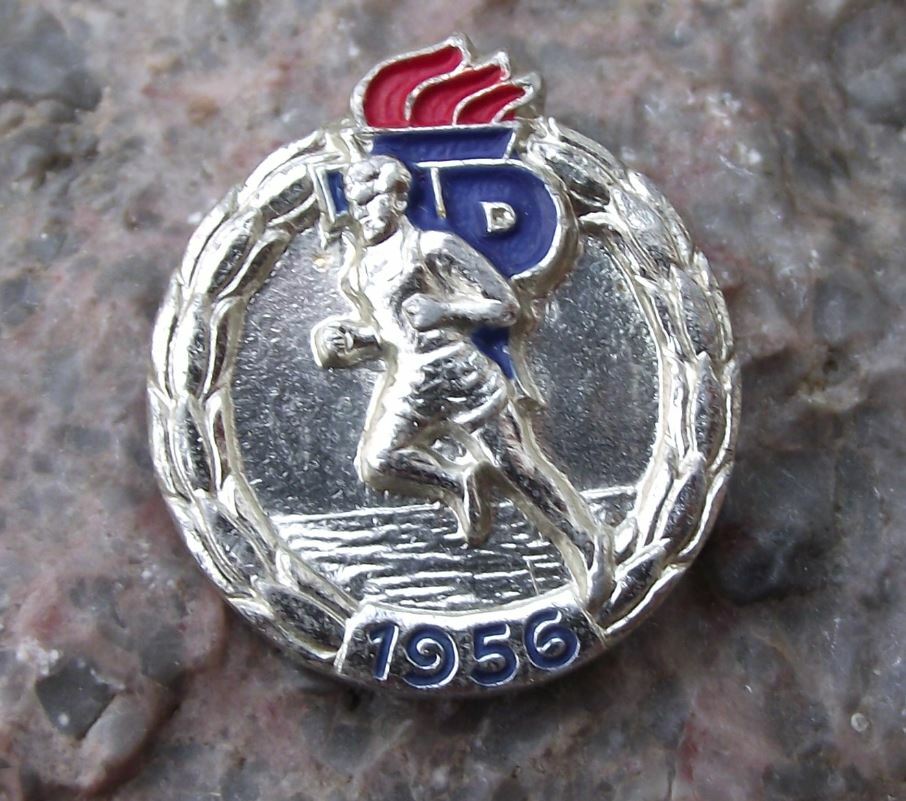 1956 Thalmann Pioneer Runner Athletics Running Competition Award Pin Badge - Badgecrazy