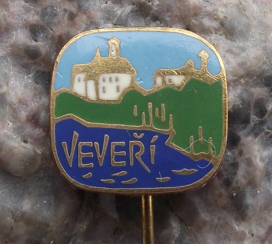 Vintage Veveri Holy Madonna Gothic Castle Czechoslovakia Souvenier Pin Badge - Badgecrazy