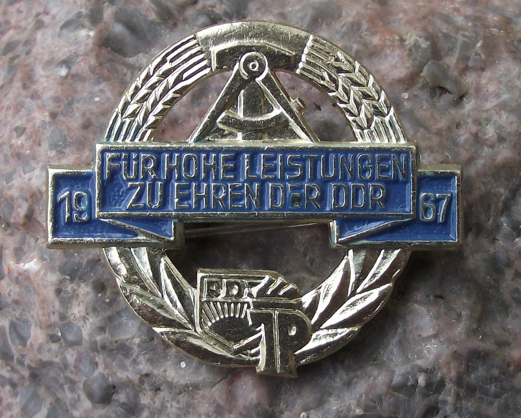 1967 Fur Hohe Leistungen East German DDR Honourable Performance Award Pin Badge - Badgecrazy